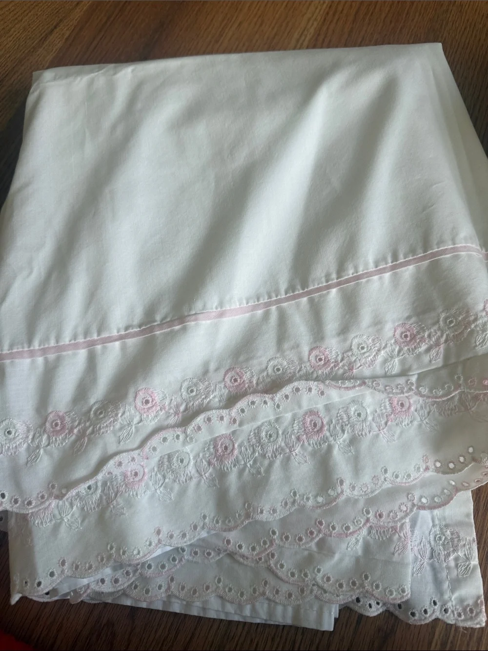 Queen Soft White Embroidered Scallop Hem flat sheet with Pink embroidery flower